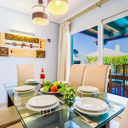 In Playa Blanca Sleeps 8 Includes Swimming Pool Air Con And Wifi 9
